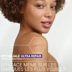 A-derma Crèmes De Jour></noscript>Crème Réparatrice Anti-Marques SPF50+