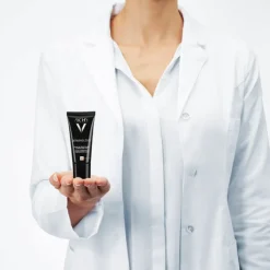 Vichy Teint|Fond De Teint Fluide></noscript>Dermablend Fond de Teint Fluide Correcteur